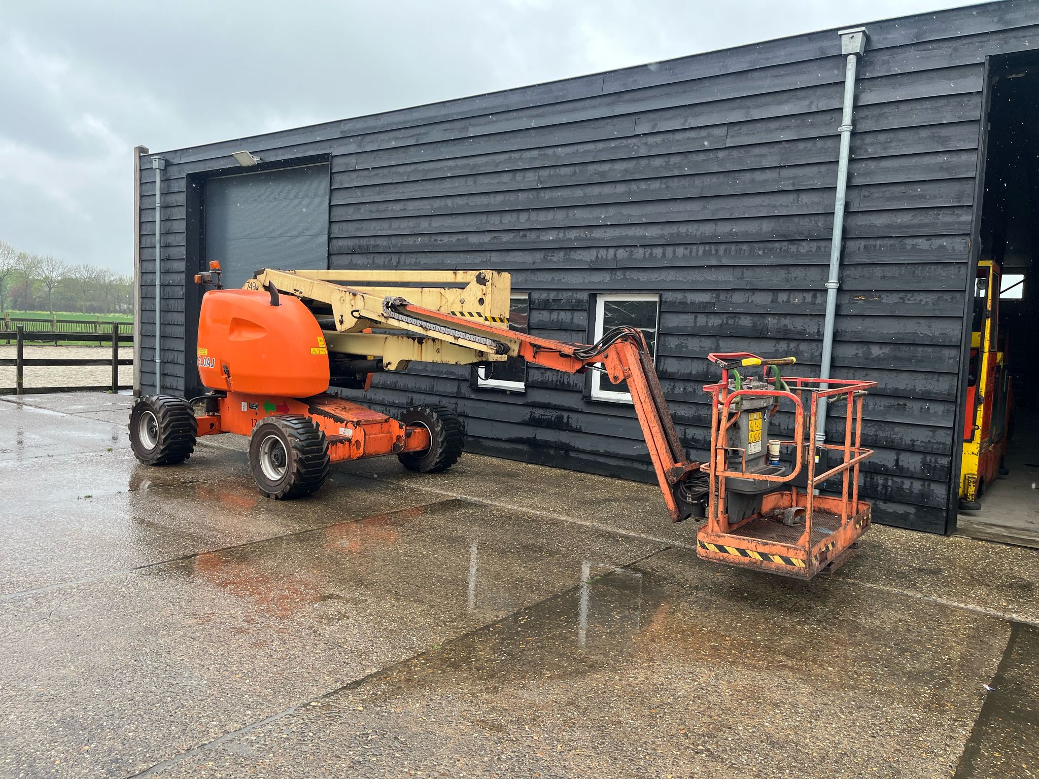 Sold -Articulated Boom Lift - View 2